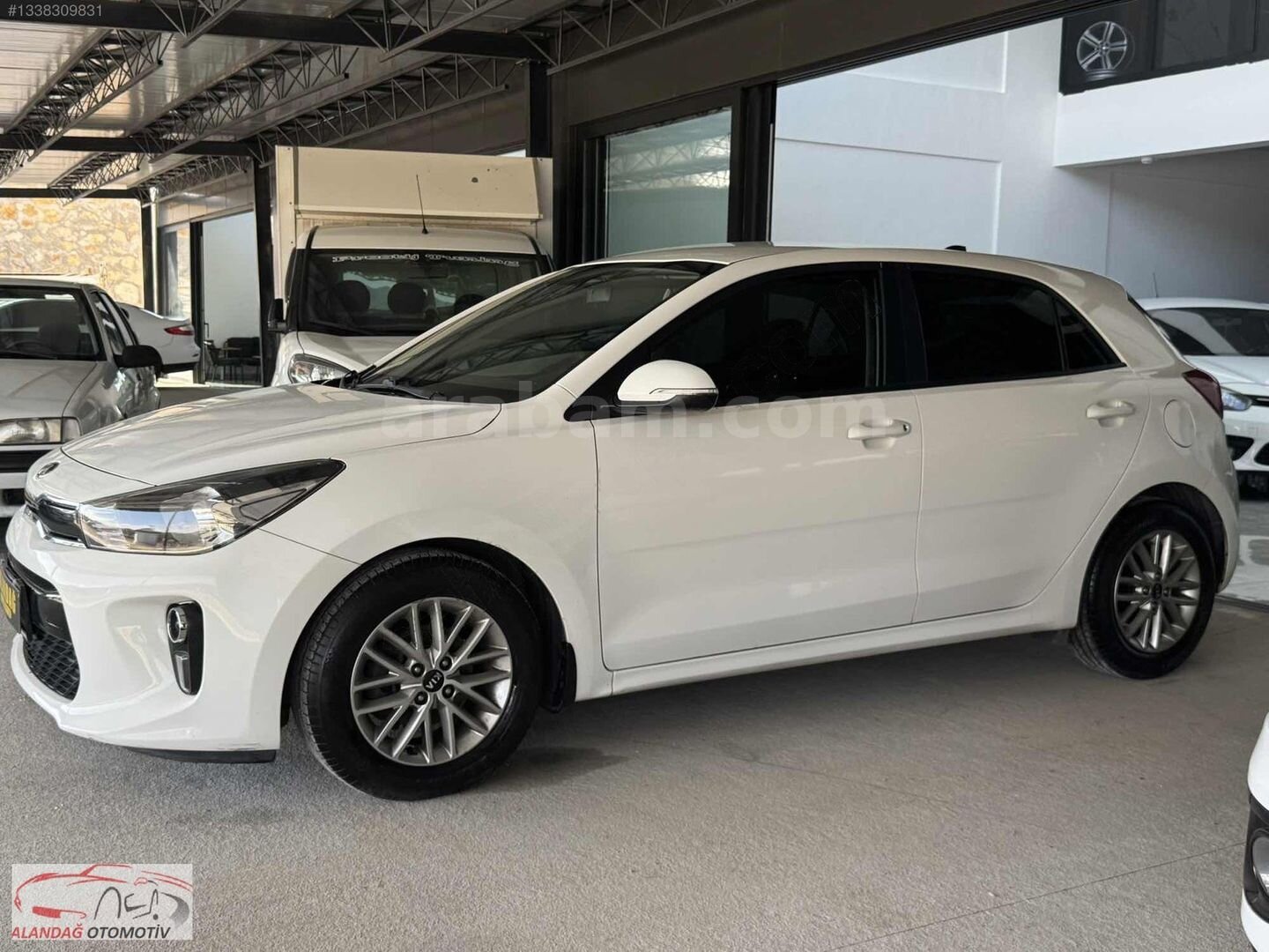 Galeriden Kia Rio 1.4 CVVT Elegance 2018 Model Yozgat 117.000 km Beyaz 7