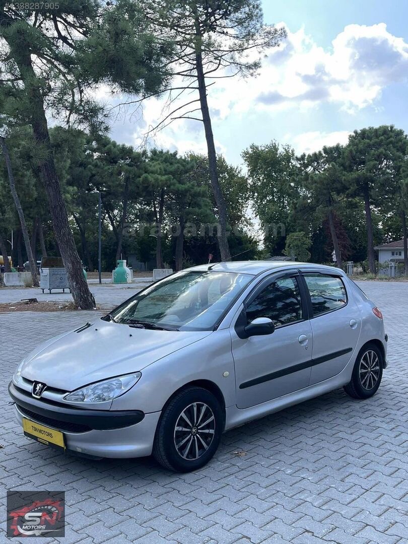 Galeriden Peugeot 206 1.4 X-Line 2004 Model Bursa 273.000 km Gri 1