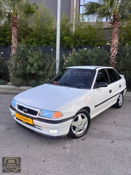 Galeriden Opel Astra 1.6 GL 1996 Model Balıkesir 290.000 km Beyaz