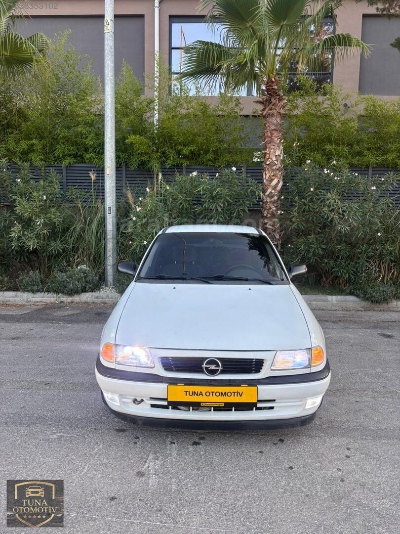 Galeriden Opel Astra 1.6 GL 1996 Model Balıkesir 290.000 km Beyaz 5