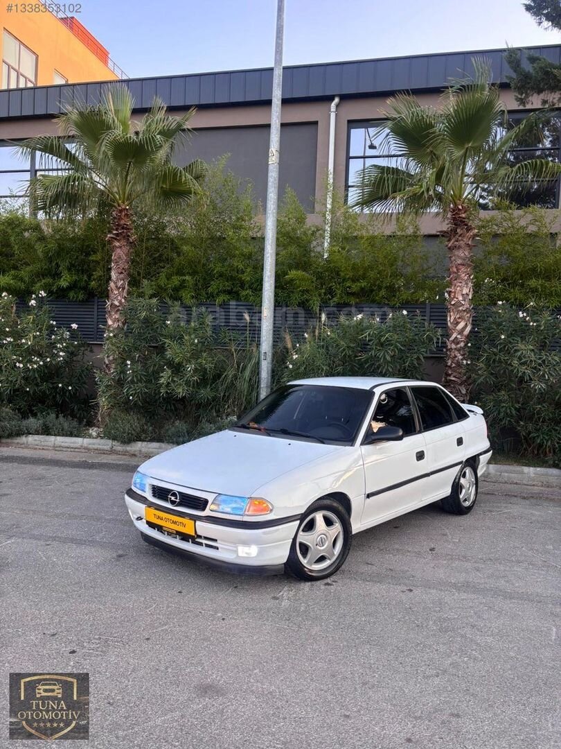 Galeriden Opel Astra 1.6 GL 1996 Model Balıkesir 290.000 km Beyaz 2