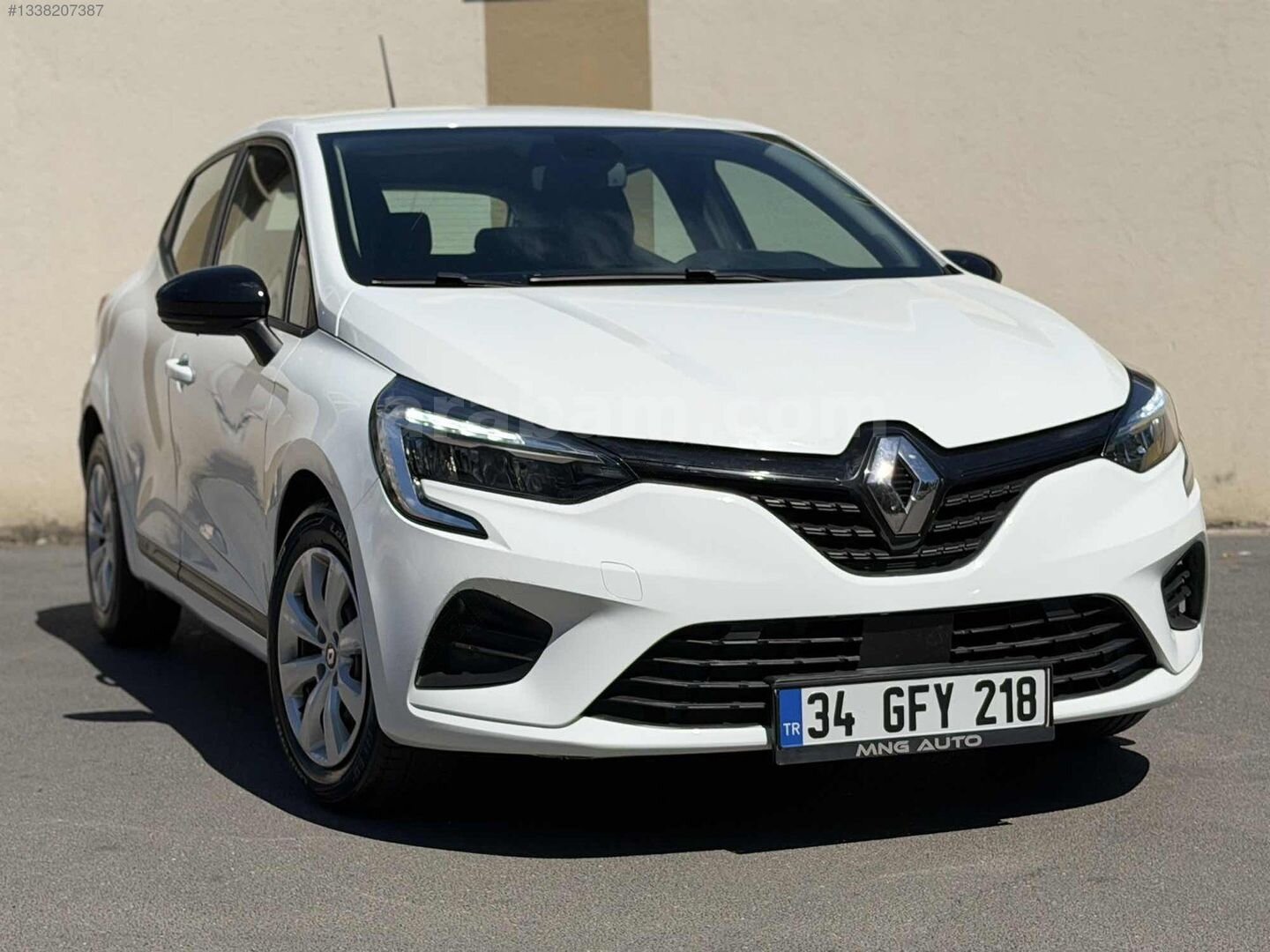 Galeriden Renault Clio 1.0 SCe Joy 2022 Model İstanbul 99.000 km Beyaz 3