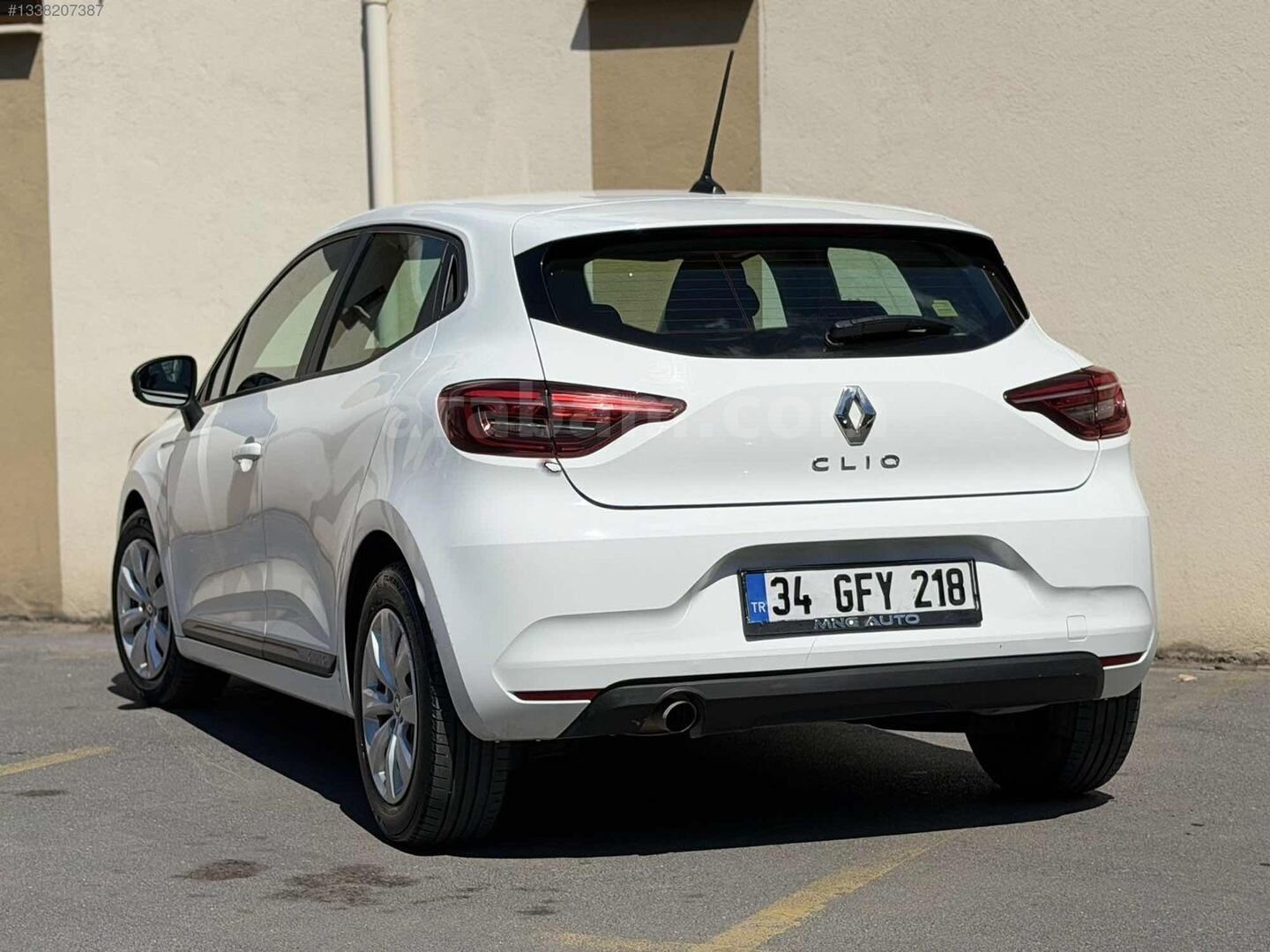 Galeriden Renault Clio 1.0 SCe Joy 2022 Model İstanbul 99.000 km Beyaz 6