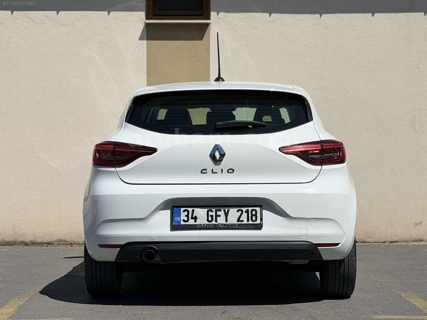 Galeriden Renault Clio 1.0 SCe Joy 2022 Model İstanbul 99.000 km Beyaz 7