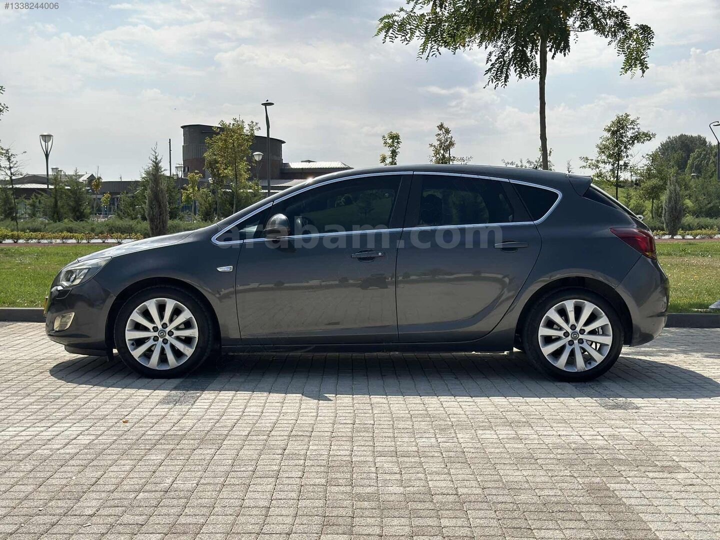 Galeriden Opel Astra 1.6 Cosmo 2011 Model Eskişehir 191.000 km Füme 6