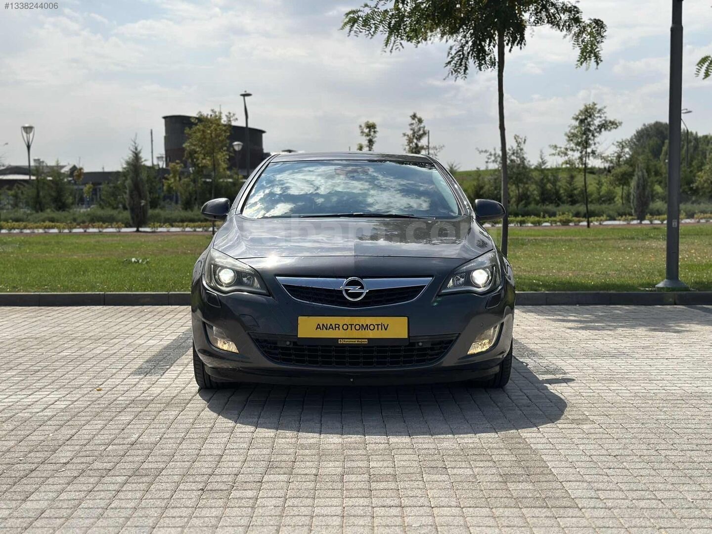 Galeriden Opel Astra 1.6 Cosmo 2011 Model Eskişehir 191.000 km Füme 2