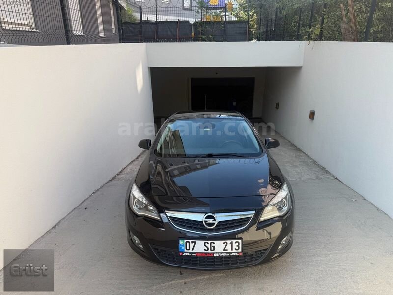 Galeriden Opel Astra 1.6 Cosmo 2011 Model Antalya 45.000 km Siyah
