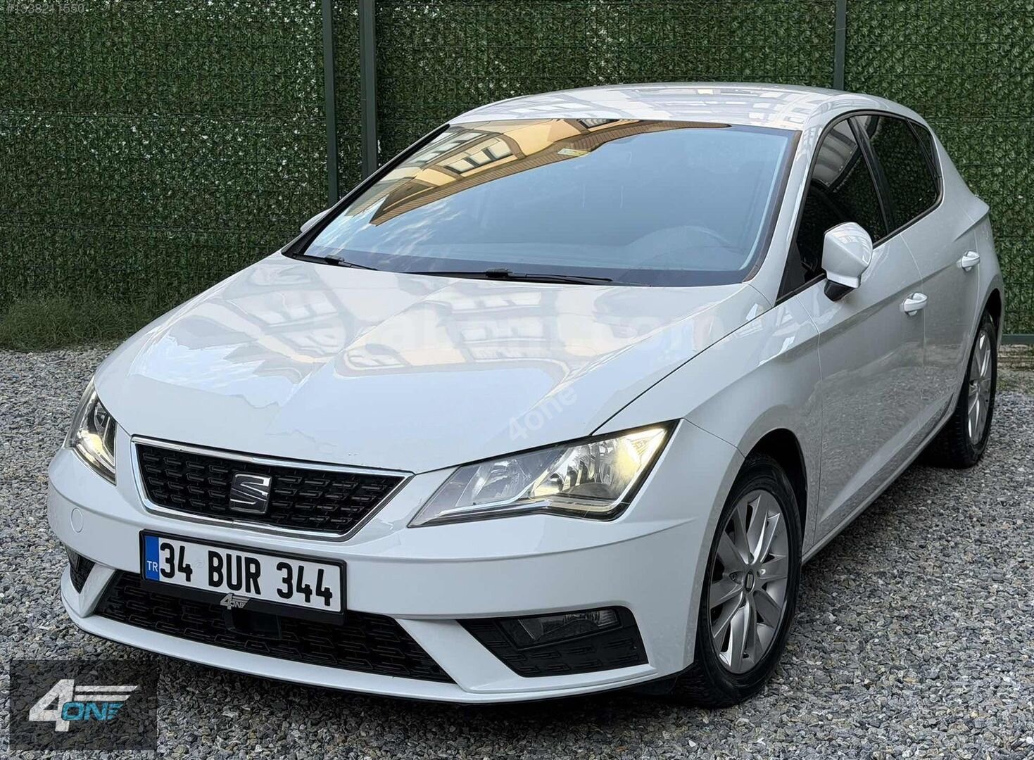 Galeriden Seat Leon 1.5 EcoTSI Style 2020 Model İstanbul 116.000 km Beyaz 3