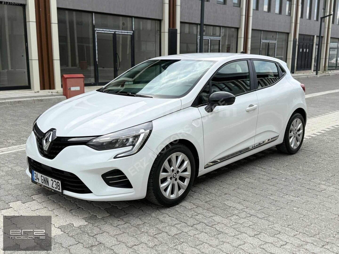 Galeriden Renault Clio 1.0 TCe Touch 2023 Model Düzce 210.000 km Beyaz 2