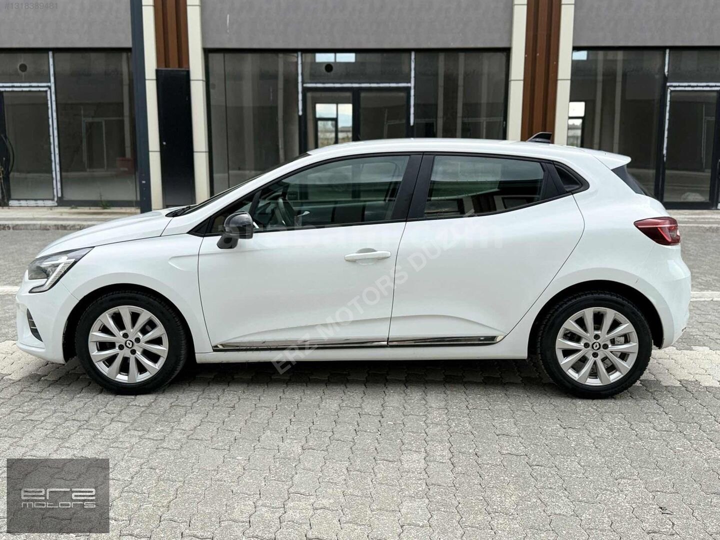 Galeriden Renault Clio 1.0 TCe Touch 2023 Model Düzce 210.000 km Beyaz 3