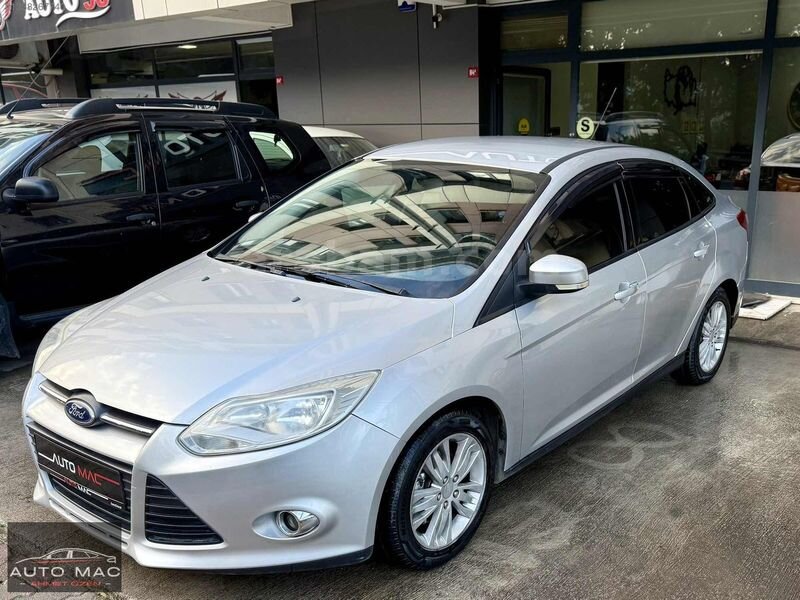 Galeriden Ford Focus 1.6 TDCi Trend 2013 Model İstanbul 141.000 km Gri