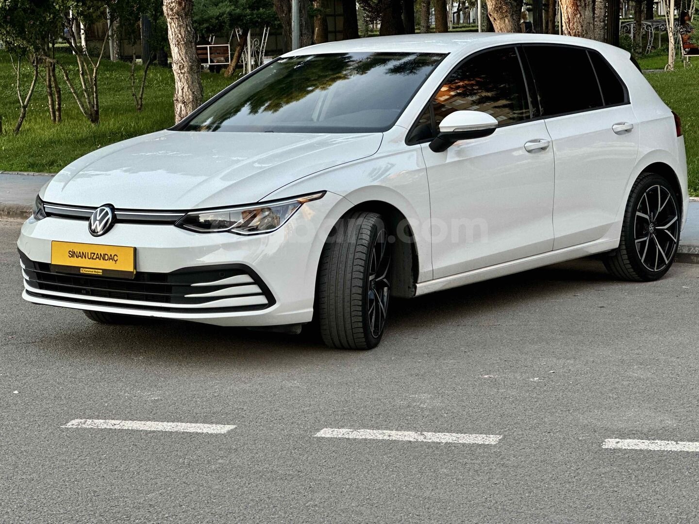 Galeriden Volkswagen Golf 1.0 eTSI Life 2022 Model Kayseri 53.500 km Beyaz 3