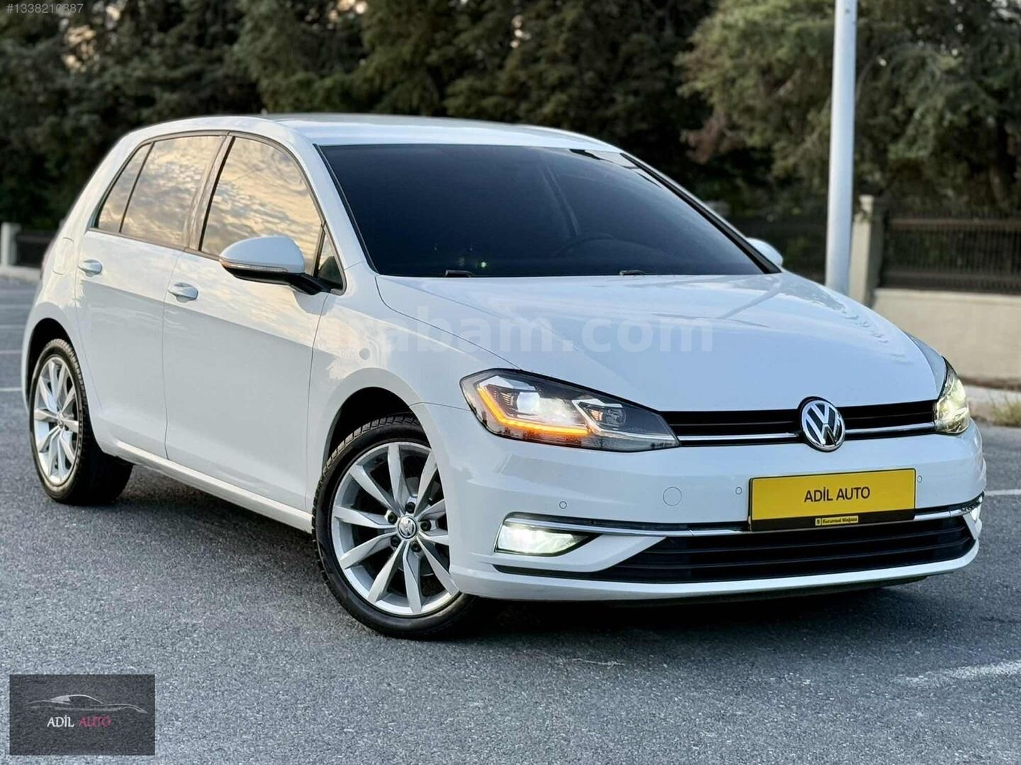 Galeriden Volkswagen Golf 1.0 TSi Highline 2018 Model İstanbul 135.000 km Beyaz 1