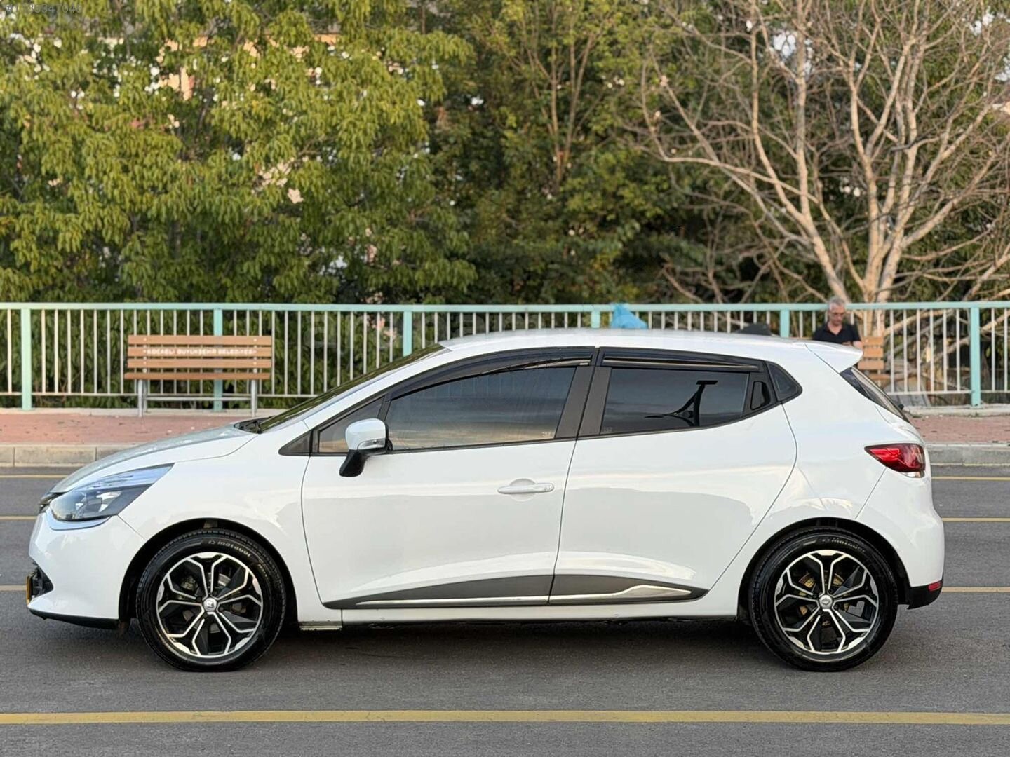 Galeriden Renault Clio 1.5 dCi Joy 2015 Model Kocaeli 214.000 km Beyaz 4