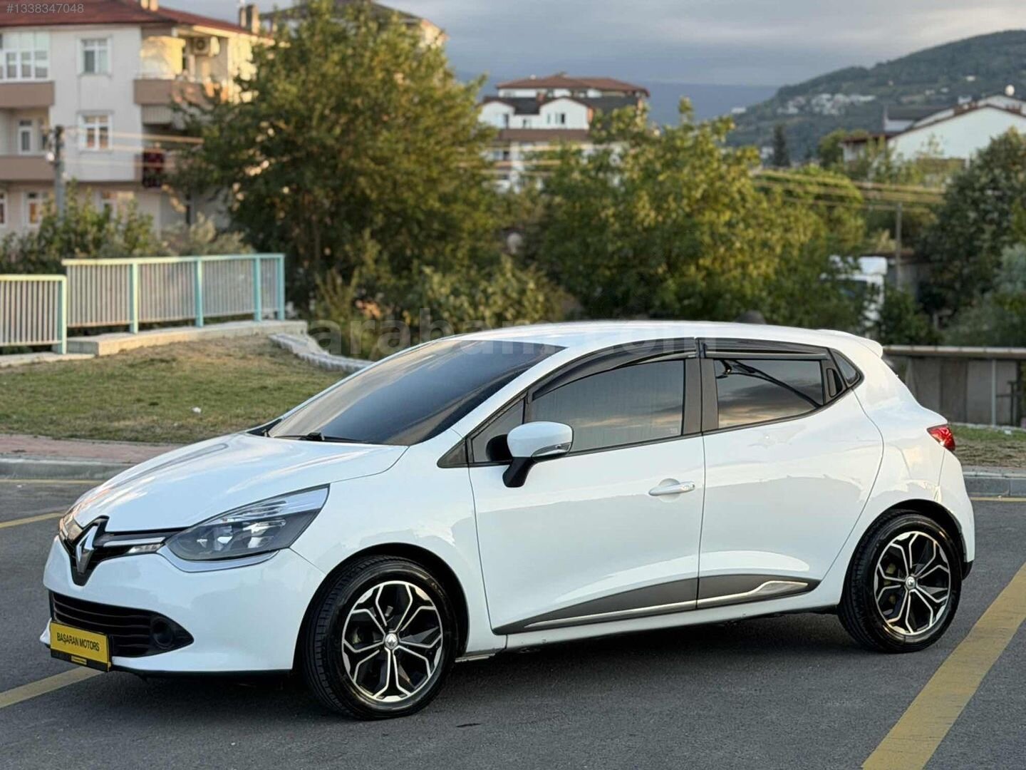 Galeriden Renault Clio 1.5 dCi Joy 2015 Model Kocaeli 214.000 km Beyaz 3