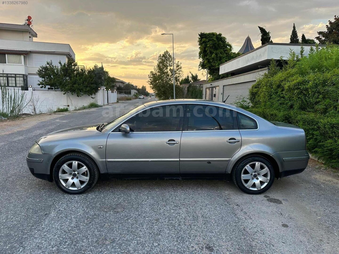 Galeriden Volkswagen Passat 1.9 TDi Exclusive 2003 Model Antalya 615.000 km Gri 4