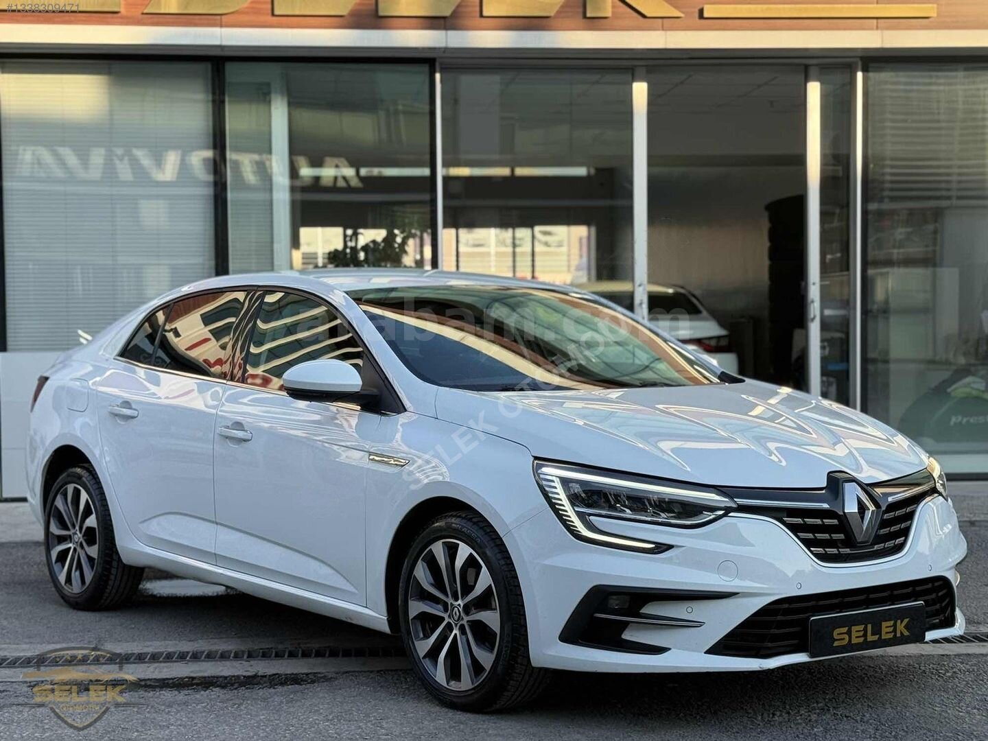 Galeriden Renault Megane 1.3 TCe Icon 2024 Model Konya 112.000 km Beyaz 5