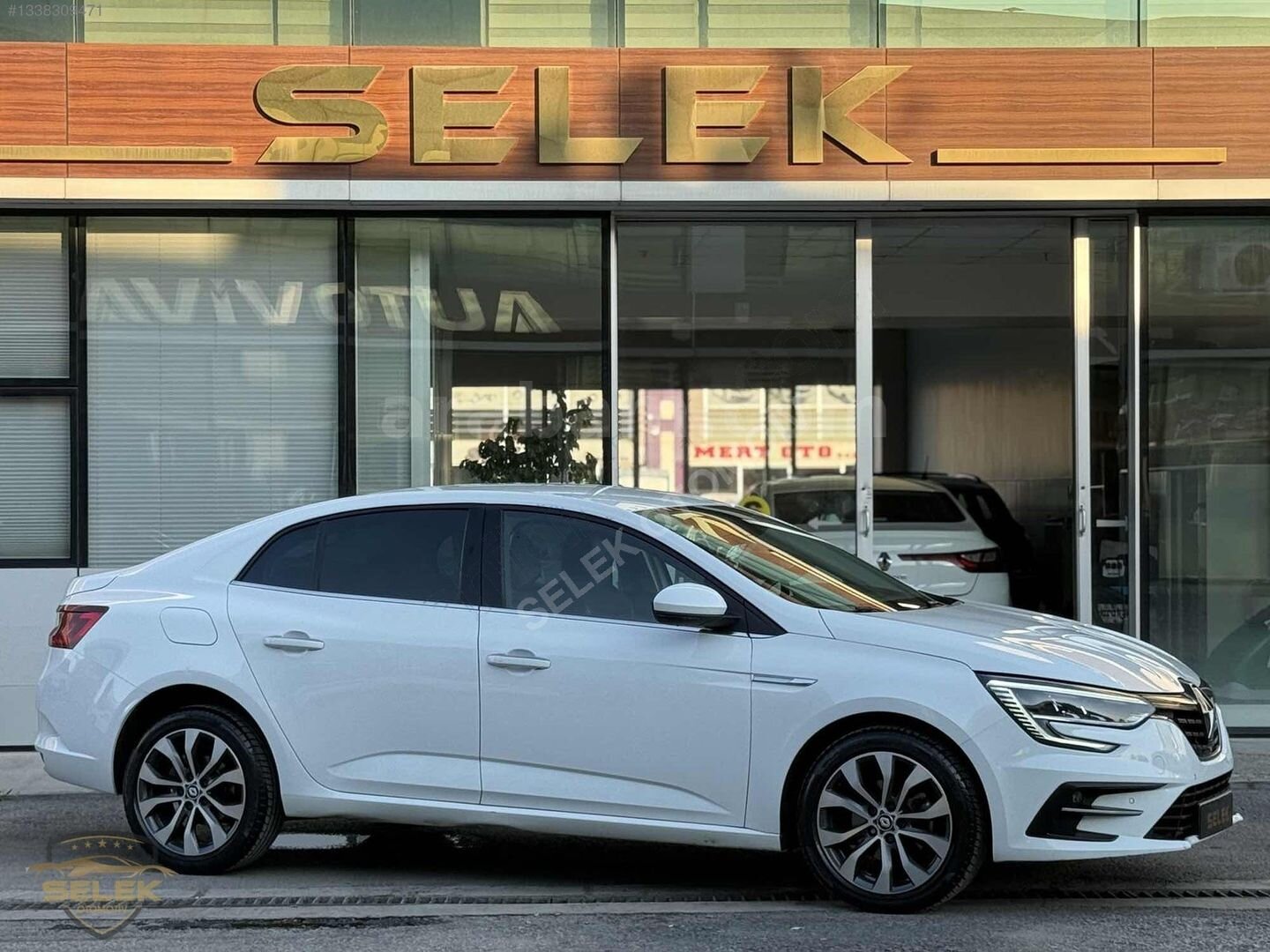 Galeriden Renault Megane 1.3 TCe Icon 2024 Model Konya 112.000 km Beyaz 2