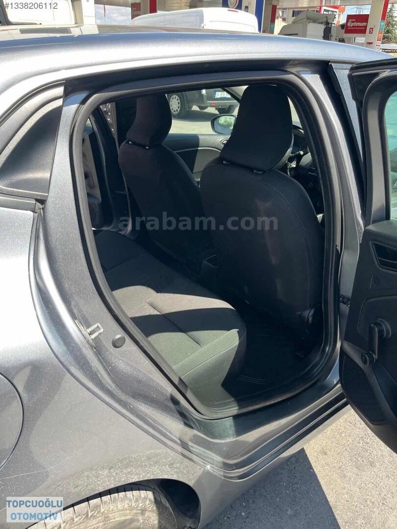 Galeriden Renault Clio 1.0 TCe Joy 2023 Model İstanbul 16.650 km Gri 5