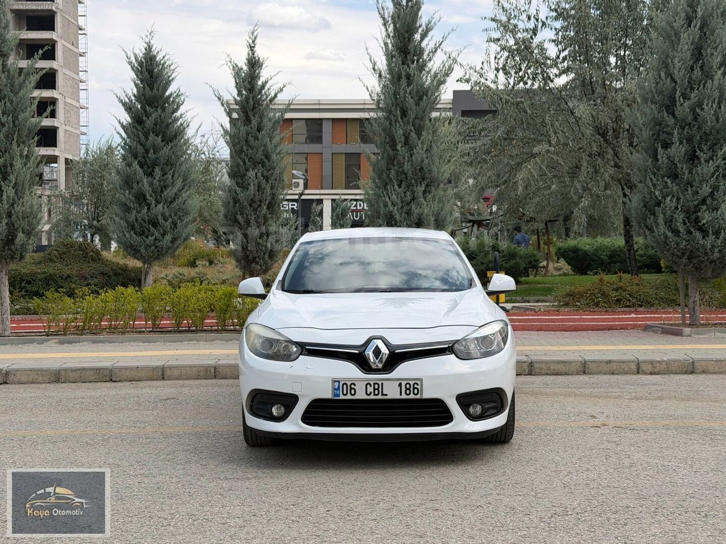 Galeriden Renault Fluence 1.5 dCi Touch 2015 Model Ankara 176.000 km Beyaz 4