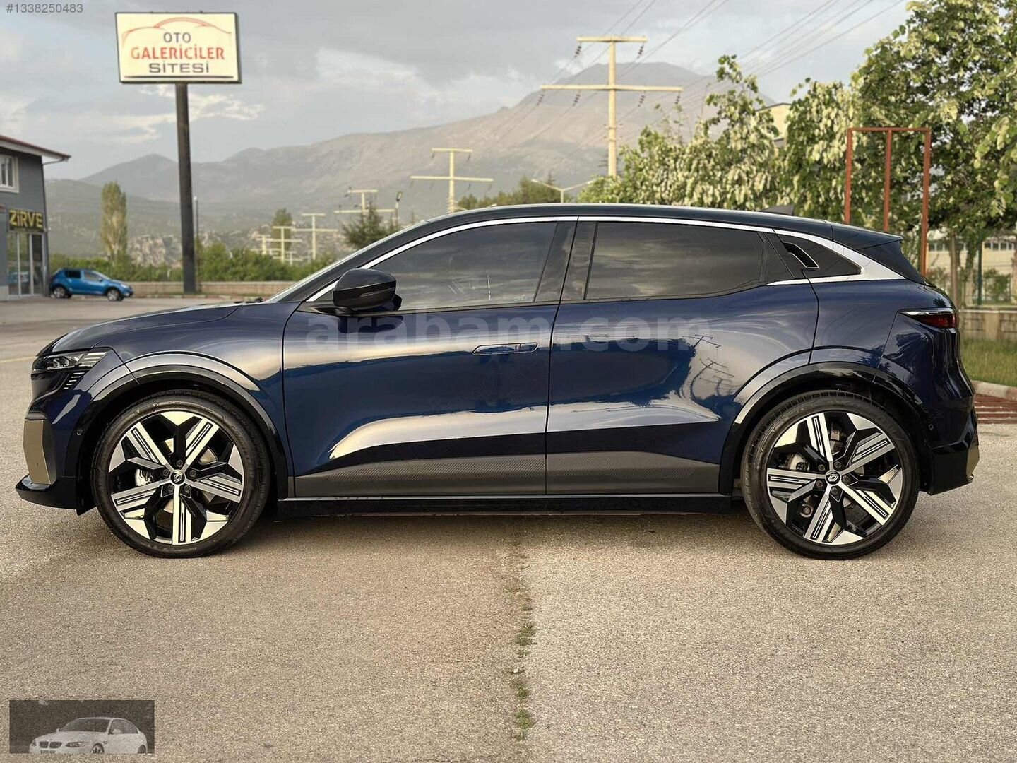 Galeriden Renault Megane E-Tech Iconic 2023 Model Isparta 39.000 km Lacivert 6