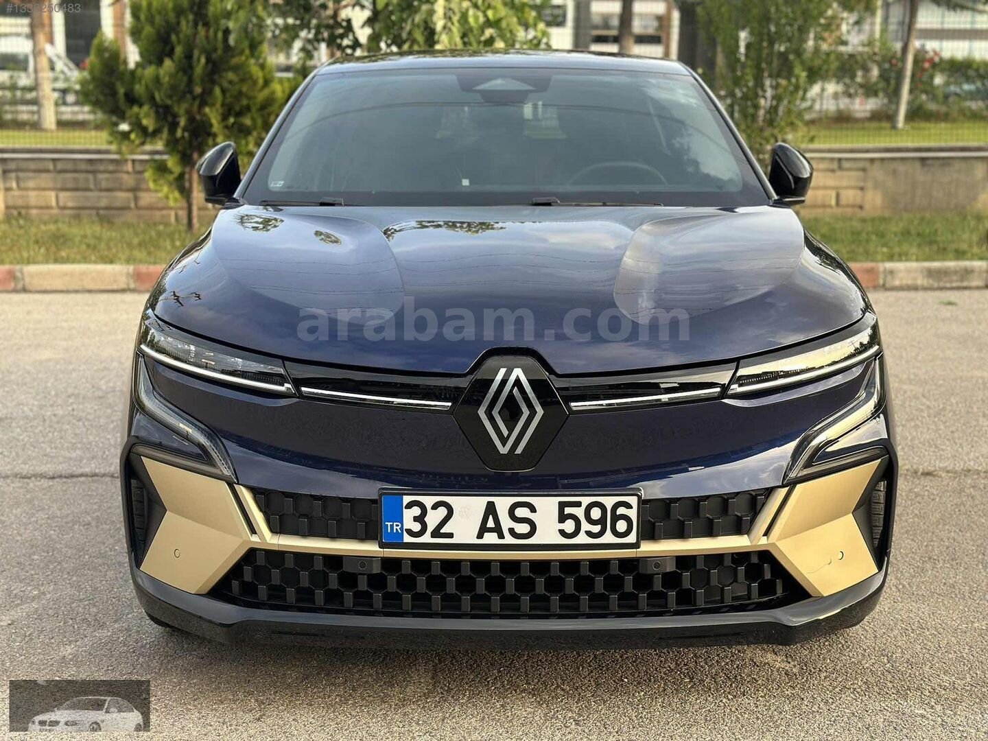 Galeriden Renault Megane E-Tech Iconic 2023 Model Isparta 39.000 km Lacivert 3