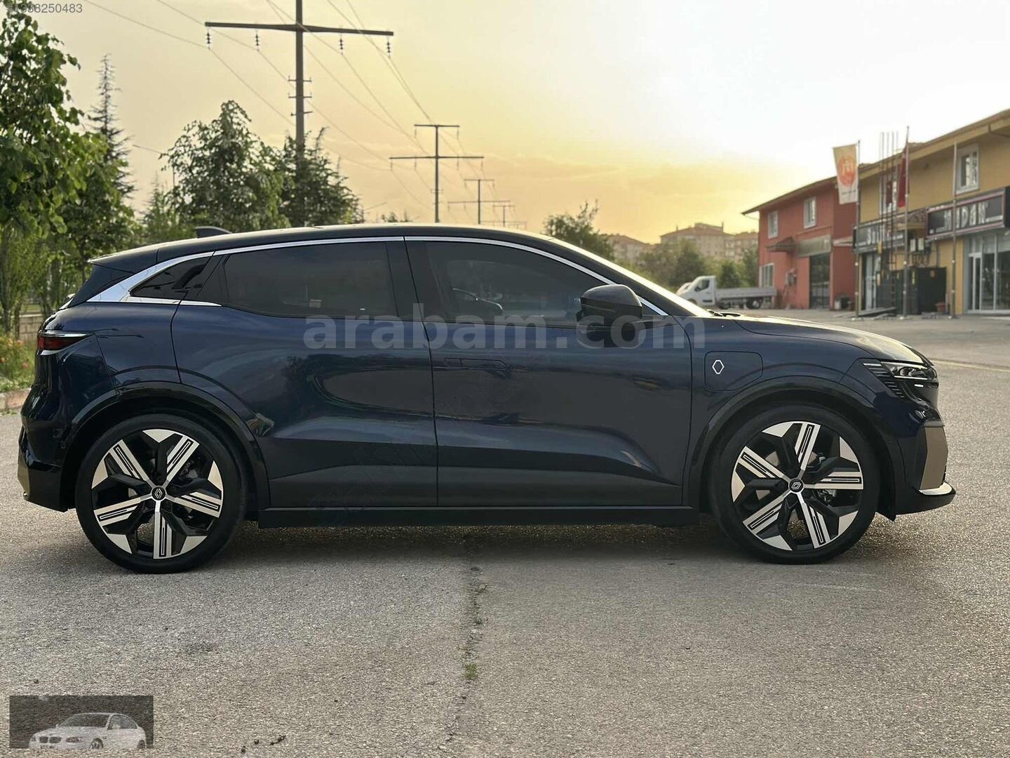 Galeriden Renault Megane E-Tech Iconic 2023 Model Isparta 39.000 km Lacivert 7