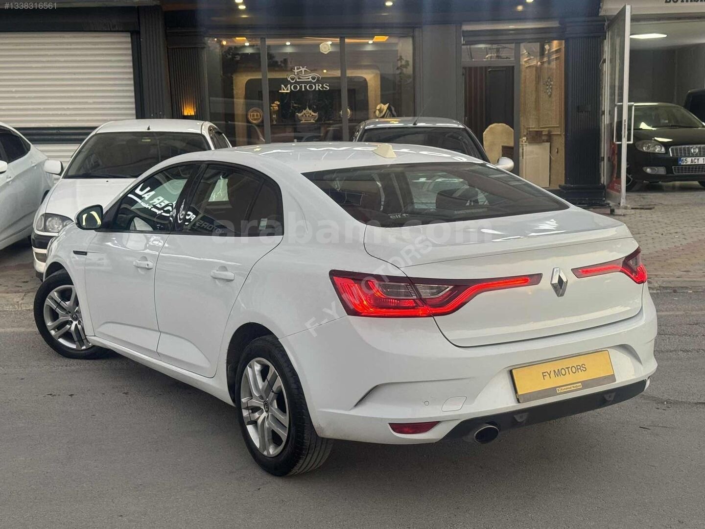 Galeriden Renault Megane 1.6 Joy 2018 Model Van 109.000 km Beyaz 3