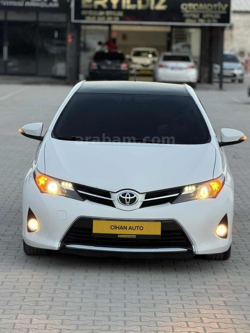 Galeriden Toyota Auris 1.4 D-4D Advance Skypack 2014 Model Kahramanmaraş 185.000 km Beyaz 2