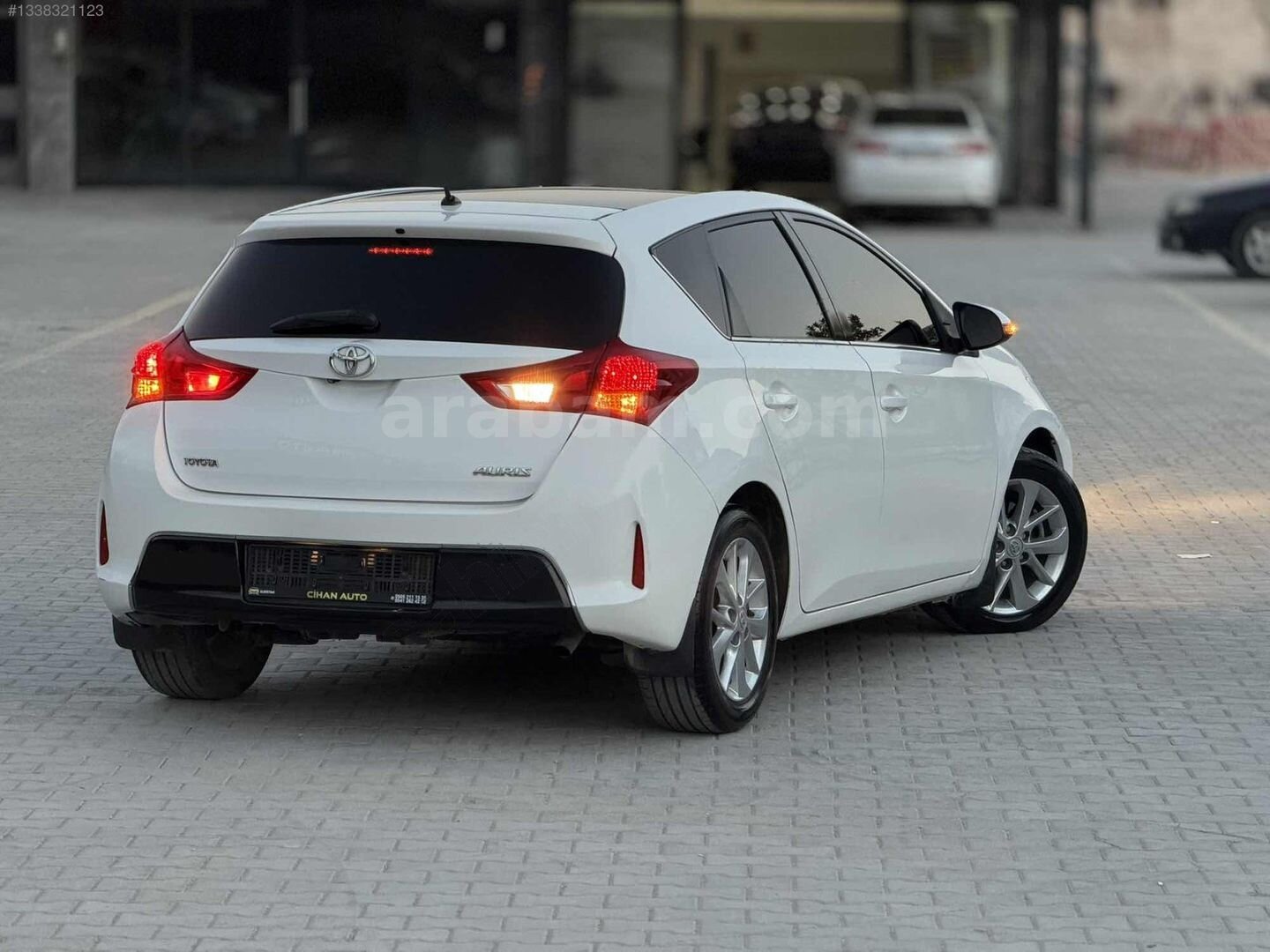 Galeriden Toyota Auris 1.4 D-4D Advance Skypack 2014 Model Kahramanmaraş 185.000 km Beyaz 4