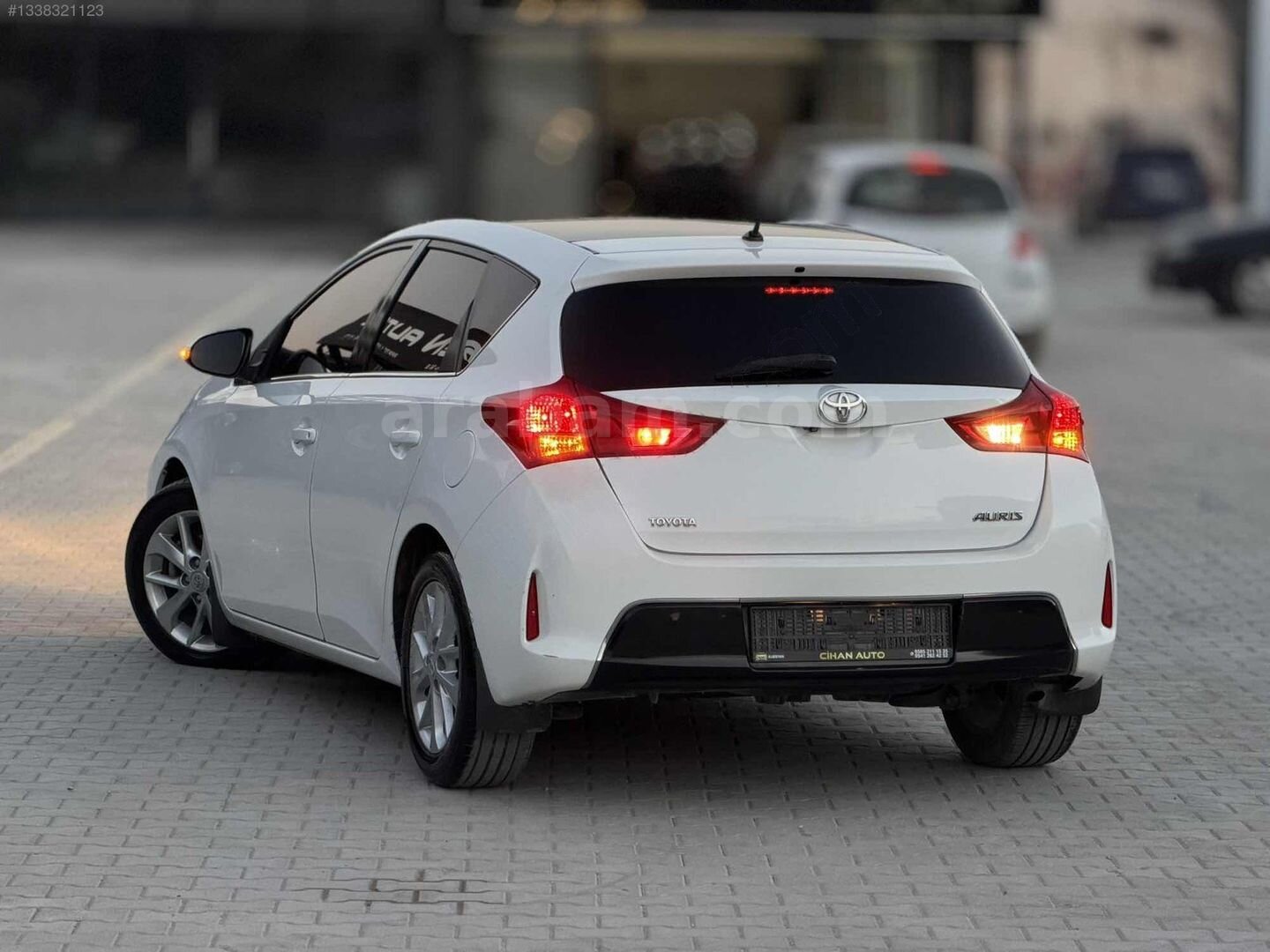 Galeriden Toyota Auris 1.4 D-4D Advance Skypack 2014 Model Kahramanmaraş 185.000 km Beyaz 6