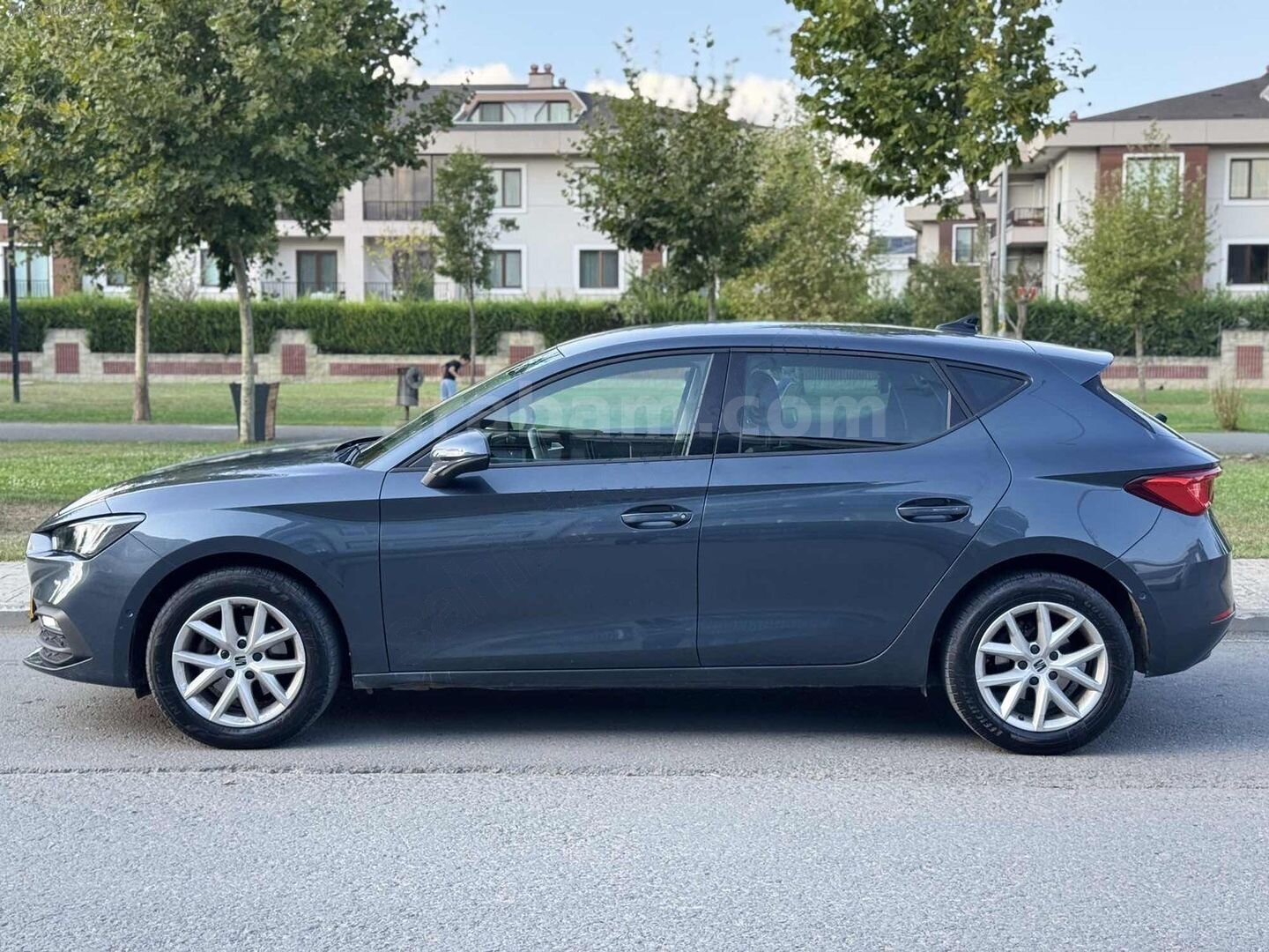 Galeriden Seat Leon 1.0 eTSI Style 2024 Model Sakarya 49.000 km Füme 7