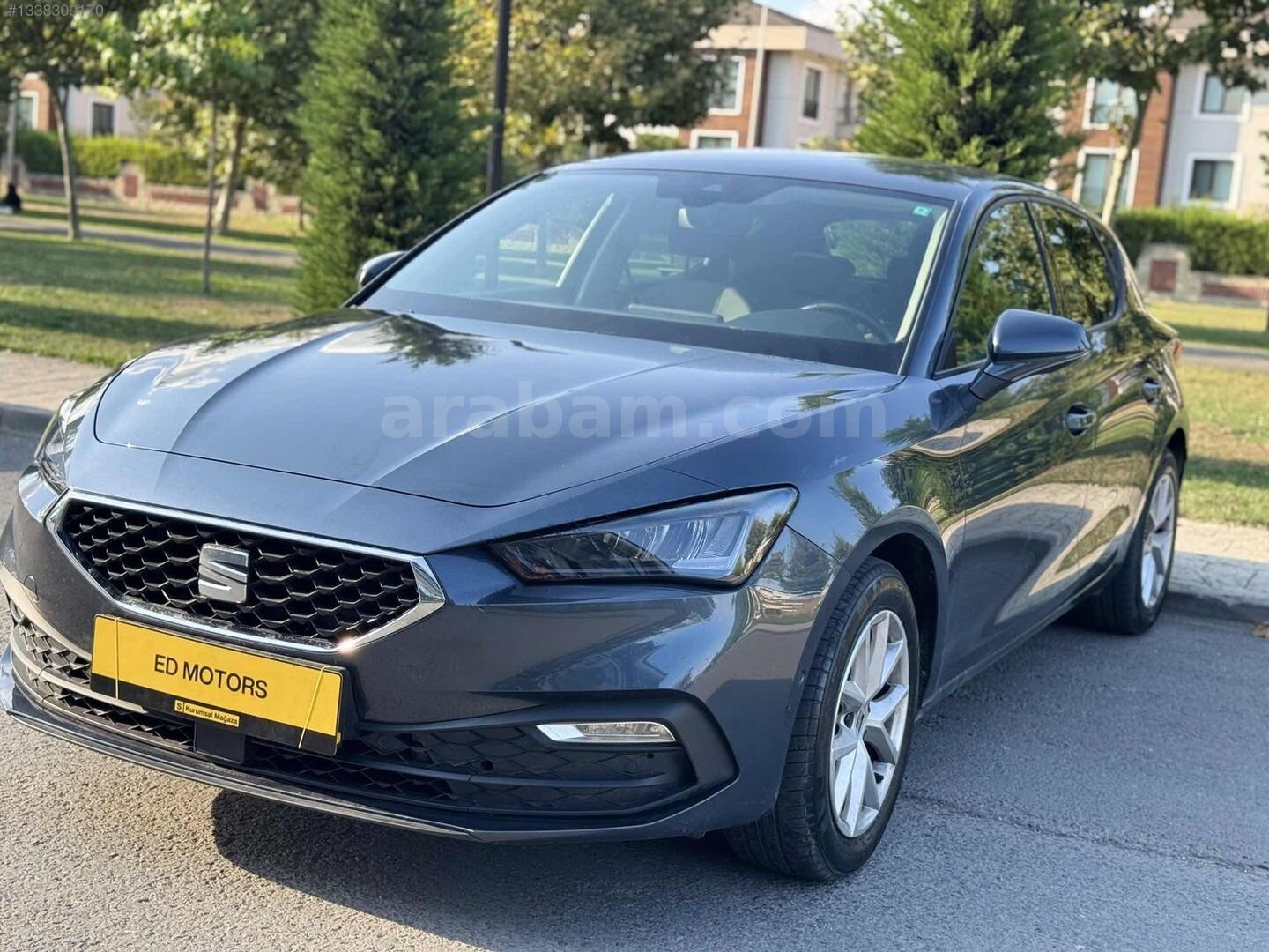 Galeriden Seat Leon 1.0 eTSI Style 2024 Model Sakarya 49.000 km Füme 3