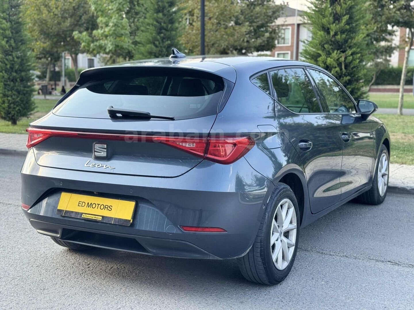 Galeriden Seat Leon 1.0 eTSI Style 2024 Model Sakarya 49.000 km Füme 4