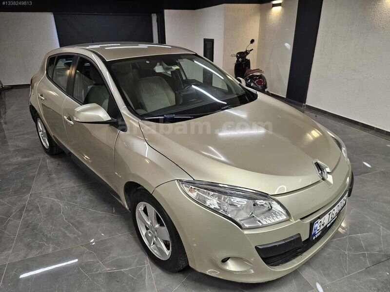 Galeriden Renault Megane 1.5 dCi Expression 2012 Model İzmir 145.000 km Bej