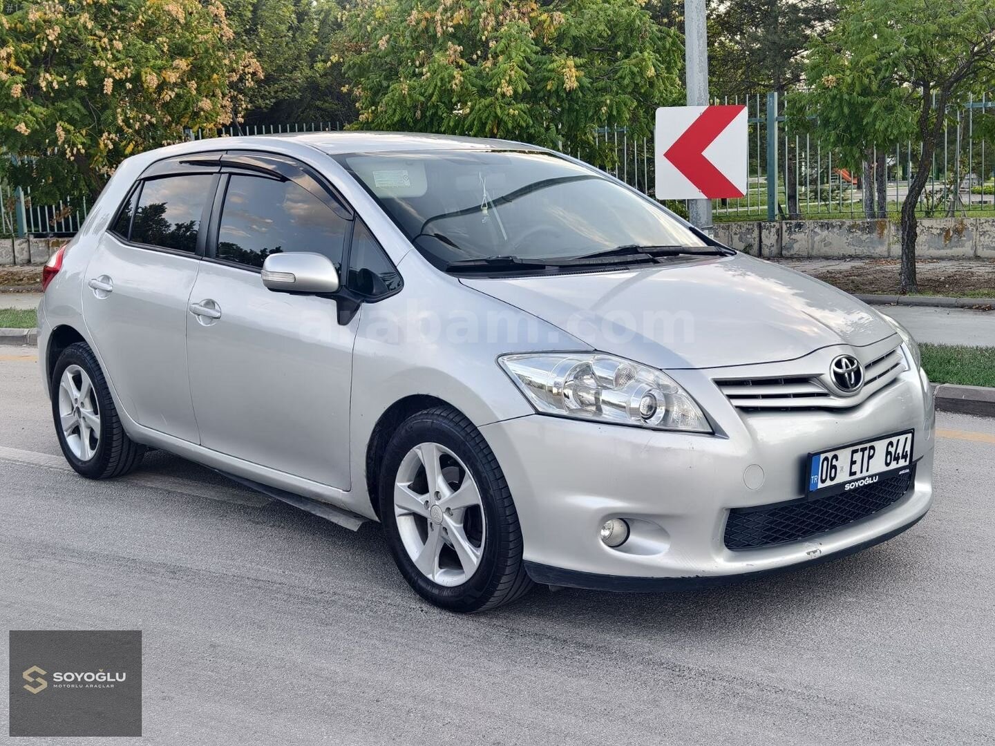Galeriden Toyota Auris 1.6 Comfort Extra 2011 Model Ankara 168.000 km Gri 3