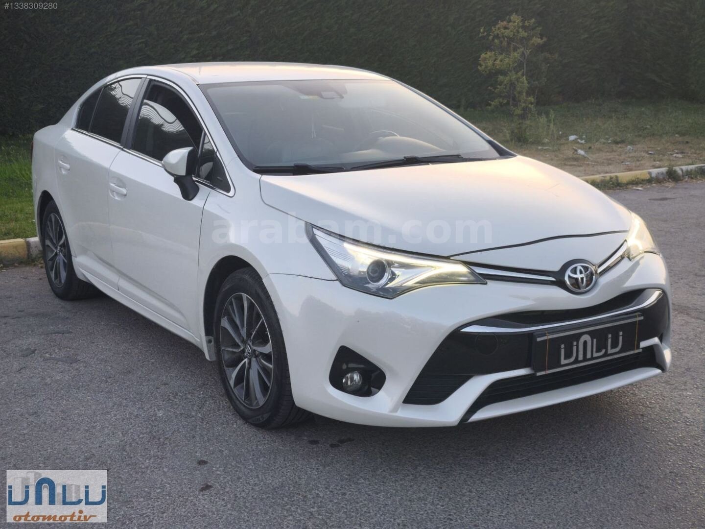Galeriden Toyota Avensis 1.6 D-4D Premium 2017 Model Balıkesir 210.000 km Beyaz 5