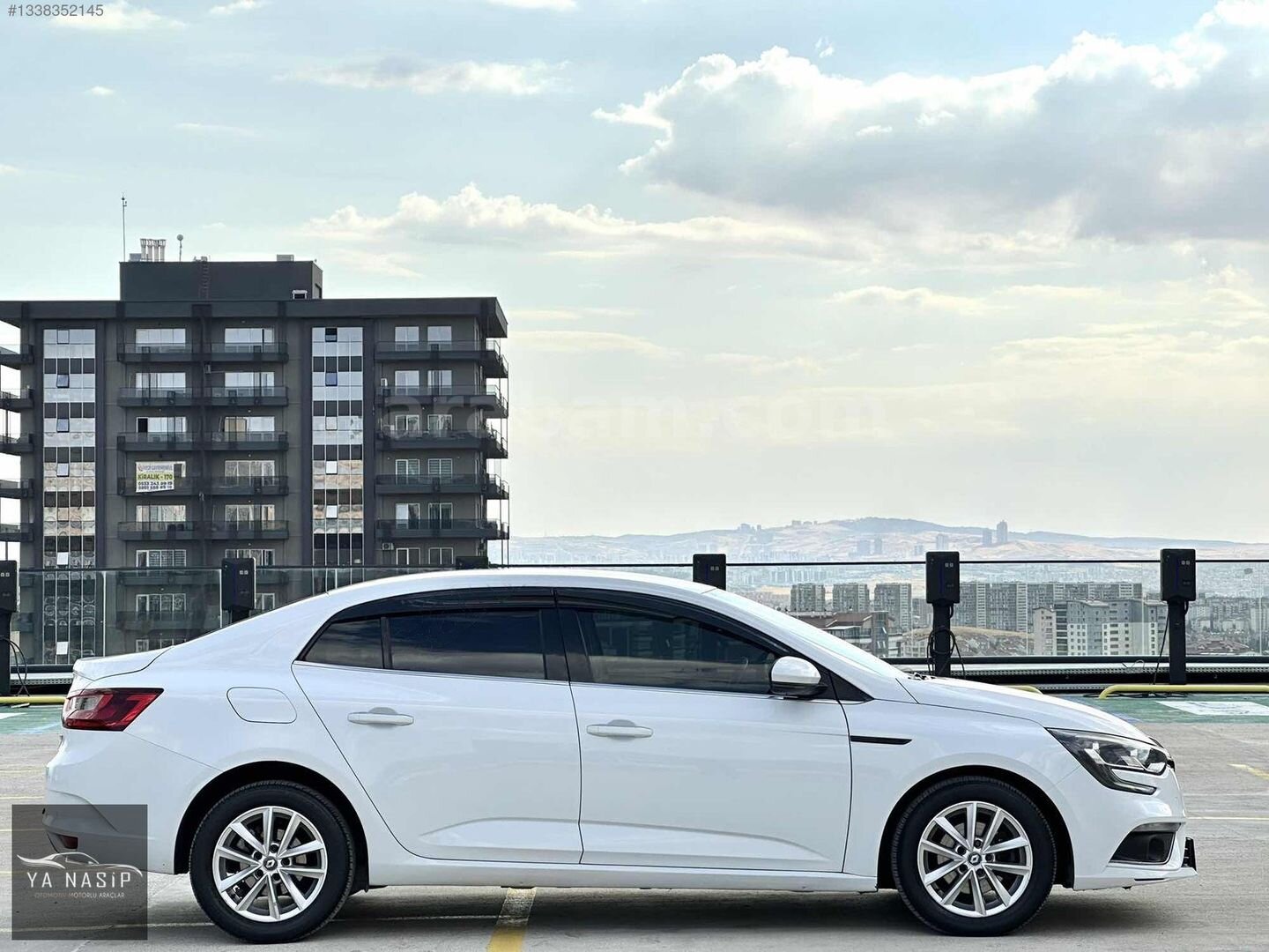 Galeriden Renault Megane 1.5 dCi Touch 2017 Model Ankara 222.000 km Beyaz 4