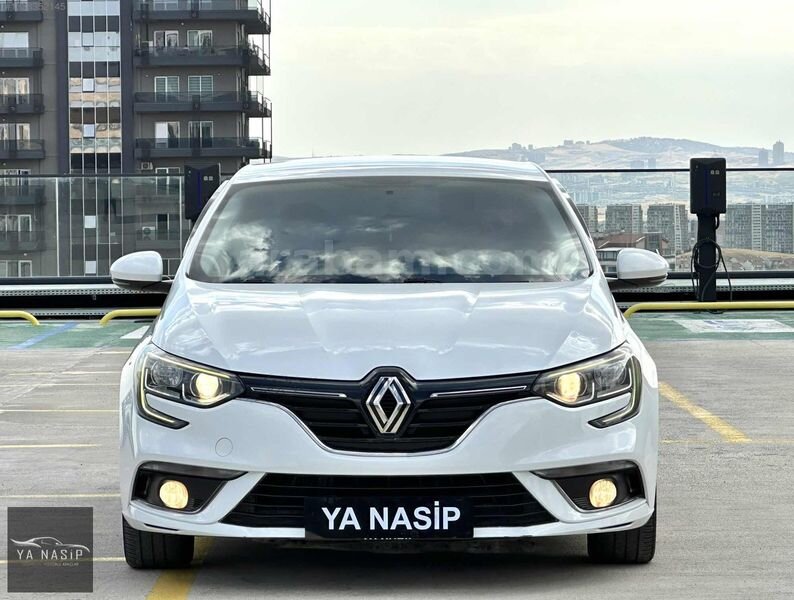 Galeriden Renault Megane 1.5 dCi Touch 2017 Model Ankara 222.000 km Beyaz
