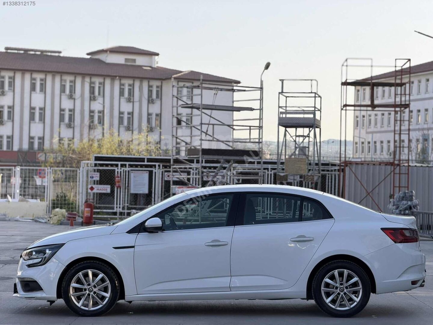 Galeriden Renault Megane 1.5 dCi Touch 2019 Model Elazığ 185.000 km Beyaz 3
