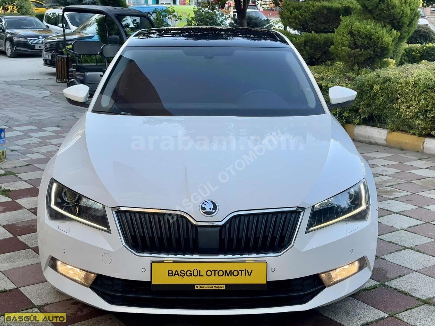 Galeriden Skoda SuperB 1.6 TDI Style 2018 Model Tokat 174.000 km Beyaz 4