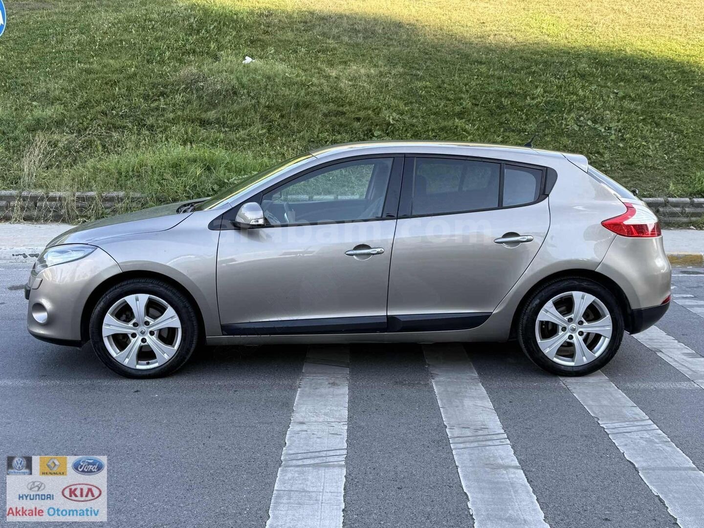Galeriden Renault Megane 1.4 T Impressor 2010 Model İstanbul 195.000 km Kahverengi 4
