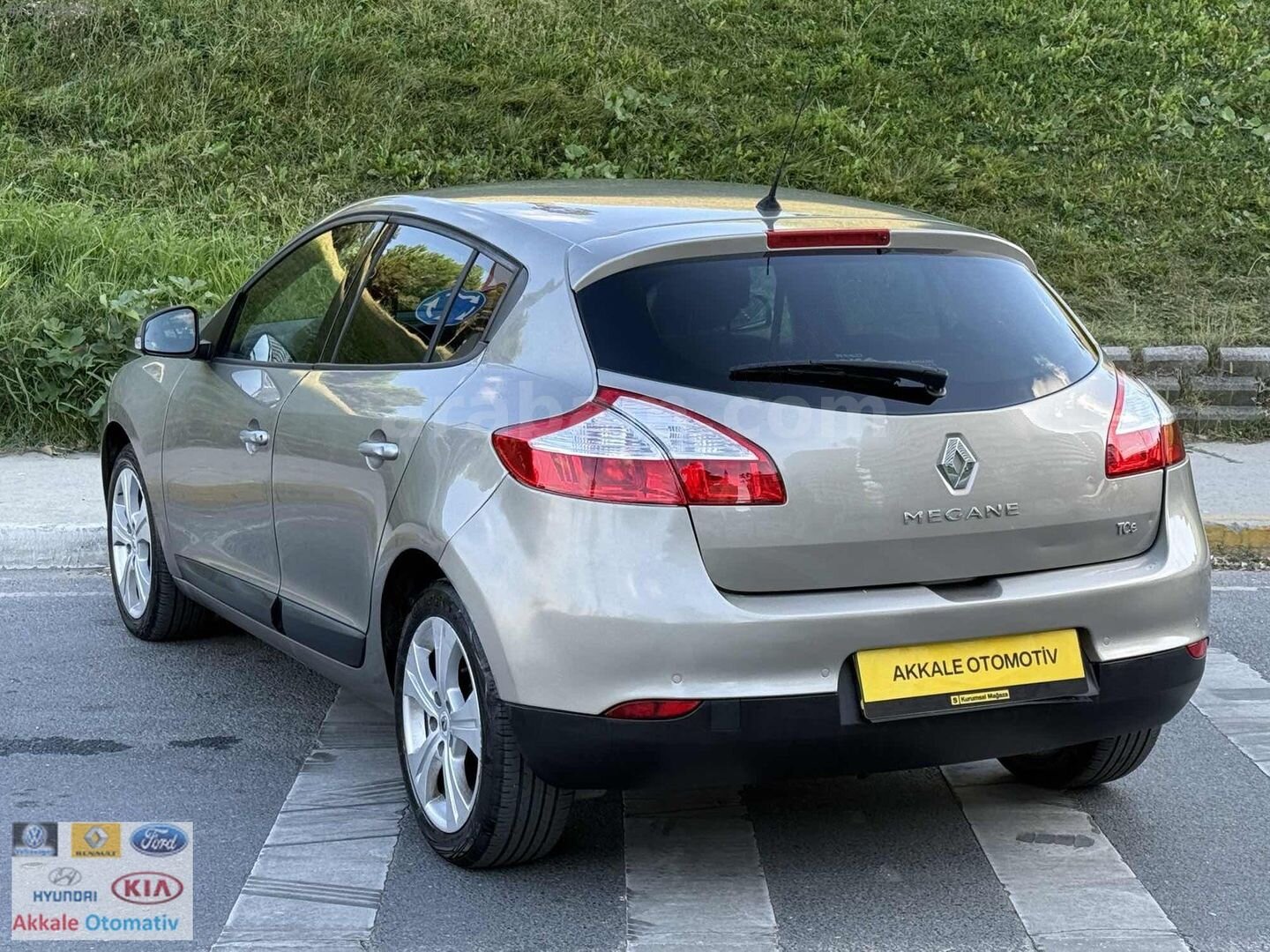 Galeriden Renault Megane 1.4 T Impressor 2010 Model İstanbul 195.000 km Kahverengi 6