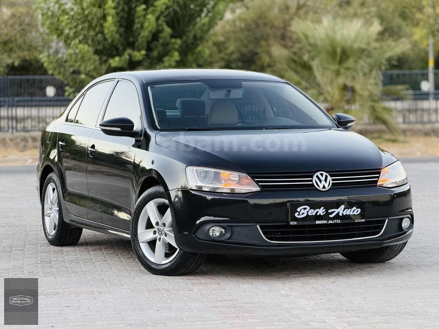 Galeriden Volkswagen Jetta 1.6 TDi Trendline 2014 Model İzmir 250.000 km Siyah 2