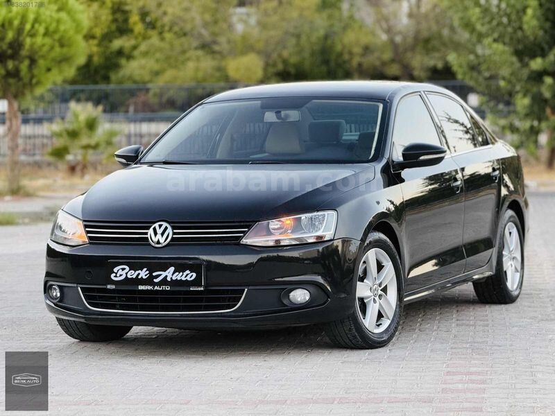 Galeriden Volkswagen Jetta 1.6 TDi Trendline 2014 Model İzmir 250.000 km Siyah