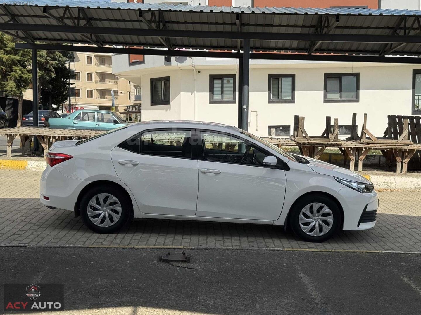Galeriden Toyota Corolla 1.33 Life 2016 Model İstanbul 190.000 km Beyaz 4