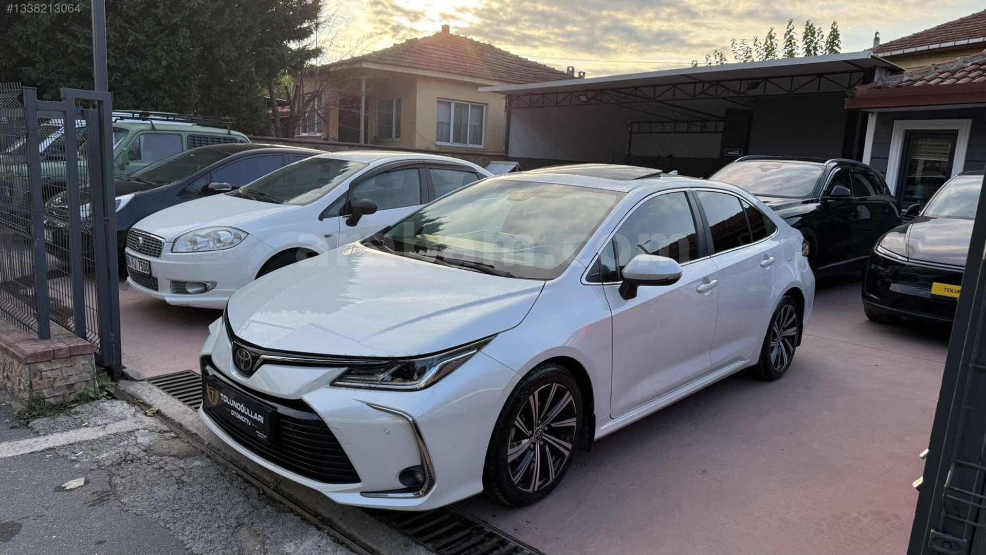 Galeriden Toyota Corolla 1.5 Passion X-Pack 2022 Model Sakarya 90.000 km Beyaz 3