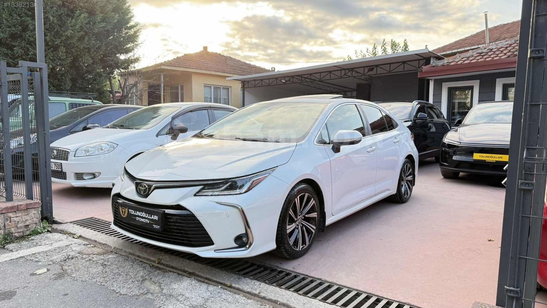 Galeriden Toyota Corolla 1.5 Passion X-Pack 2022 Model Sakarya 90.000 km Beyaz 1