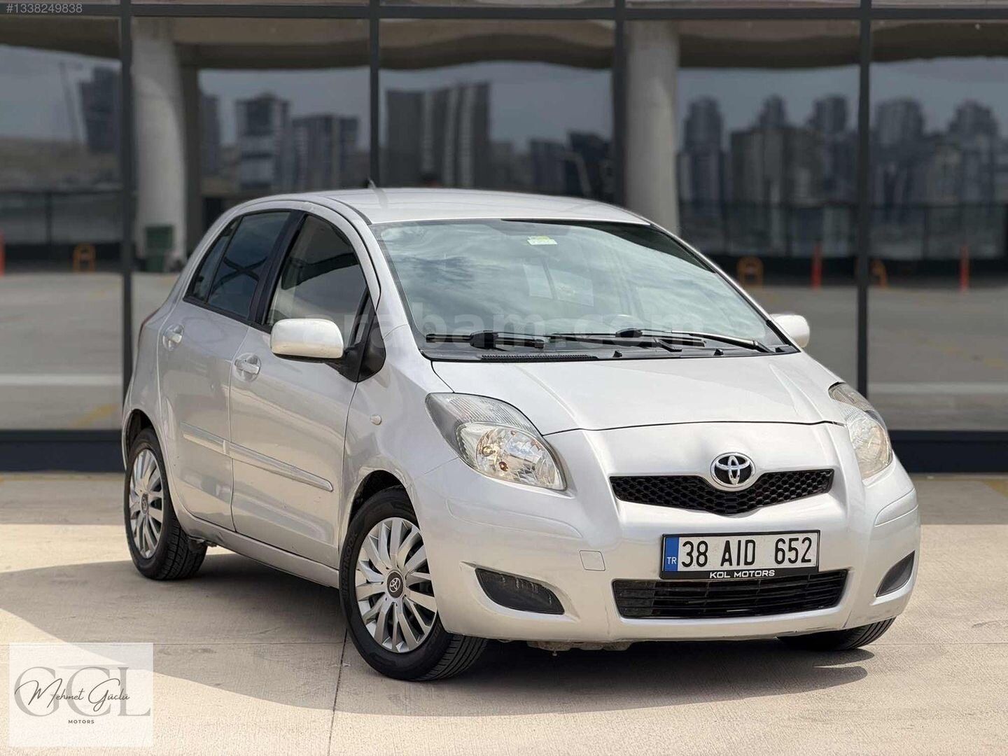 Galeriden Toyota Yaris 1.33 Terra Sporty 2011 Model Ankara 199.000 km Gri 1