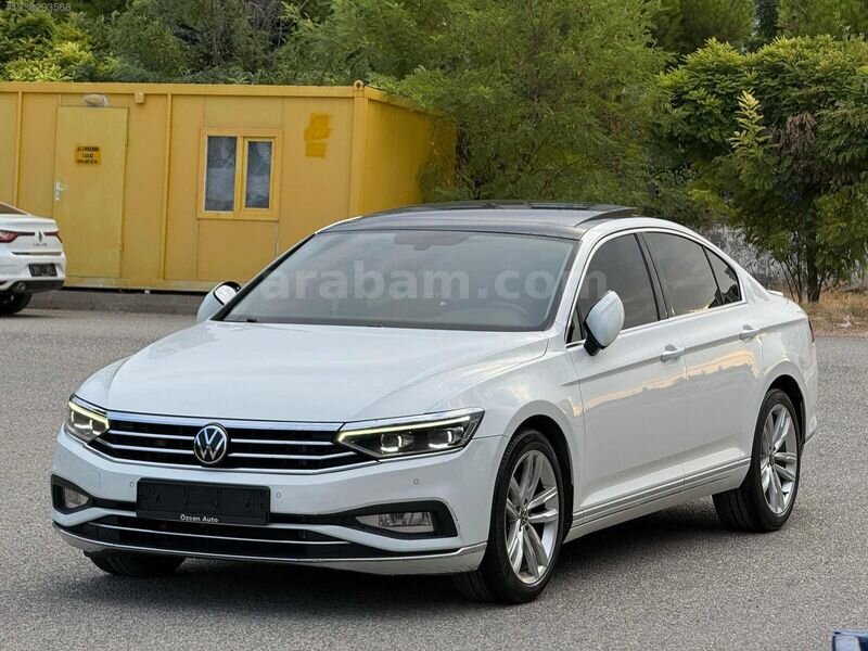 Galeriden Volkswagen Passat 1.5 TSi Elegance 2021 Model Adıyaman 156.000 km Beyaz